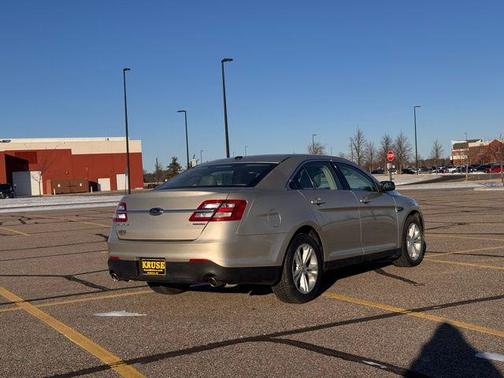 2018 Ford Taurus SE