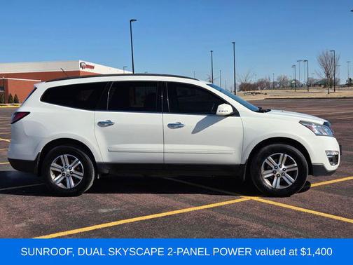 White 2015 Chevrolet Traverse 2LT