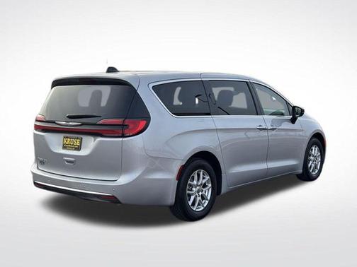 Silver Mist Clearcoat 2024 Chrysler Pacifica Touring L