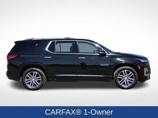 Mosaic Black Metallic 2023 Chevrolet Traverse High Country