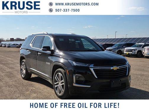 Mosaic Black Metallic 2023 Chevrolet Traverse High Country