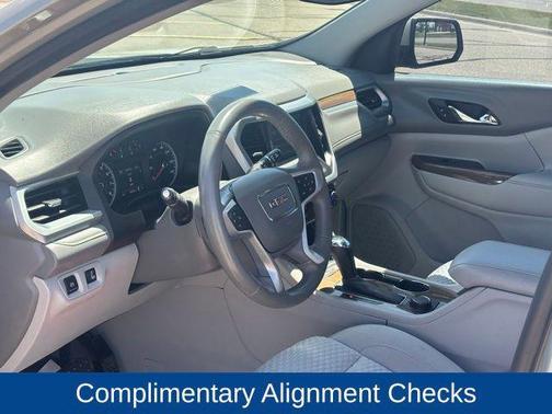 Sparkling Silver Metallic 2017 GMC Acadia SLE-2