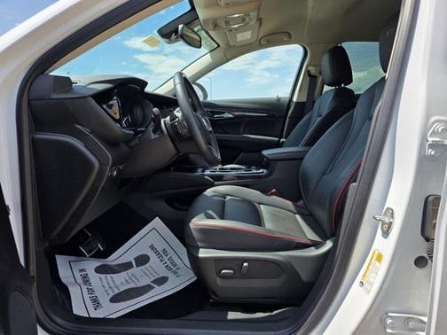 2022 Buick Envision FWD Essence