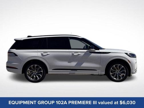 Pristine White Metallic Tri-Coat 2026 Lincoln Aviator Premiere