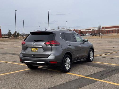 2018 Nissan Rogue SV
