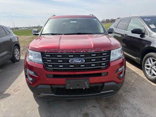 Magnetic Metallic 2017 Ford Explorer XLT
