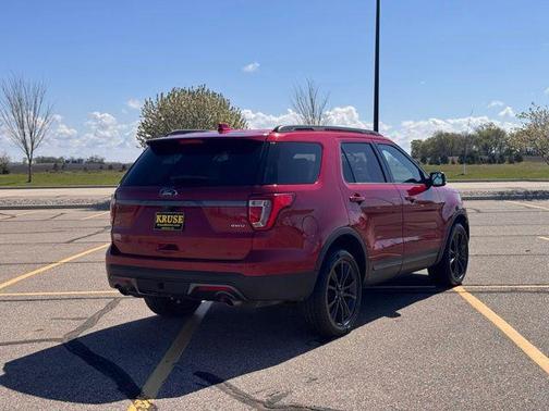 Magnetic Metallic 2017 Ford Explorer XLT