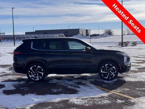 2022 Mitsubishi Outlander SE