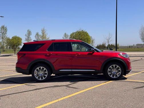 Rapid Red Metallic Tinted Clearcoat 2025 Ford Explorer Platinum