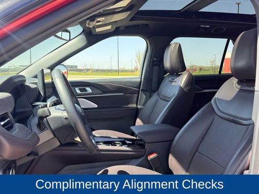 Rapid Red Metallic Tinted Clearcoat 2025 Ford Explorer Platinum