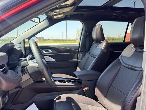 Rapid Red Metallic Tinted Clearcoat 2025 Ford Explorer Platinum