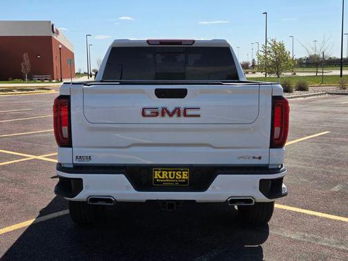 Summit White 2023 GMC Sierra 1500 AT4