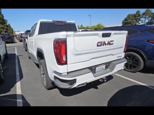 Summit White 2023 GMC Sierra 1500 AT4