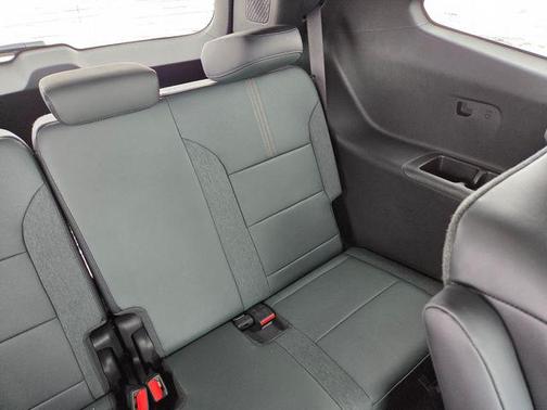 Summit White 2026 GMC Acadia AT4 AWD