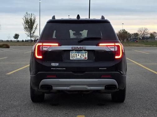 2021 GMC Acadia AWD SLT
