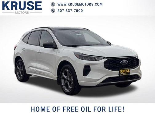 Star White Metallic Tri-Coat 2024 Ford Escape ST-Line