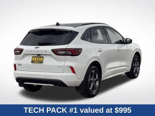 Star White Metallic Tri-Coat 2024 Ford Escape ST-Line