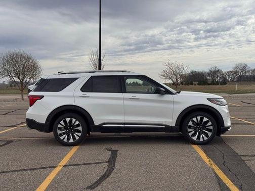 Star White Metallic Tri-Coat 2026 Ford Explorer Platinum