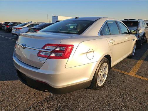 2018 Ford Taurus SEL