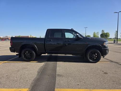 2019 RAM 3500 Laramie Crew Cab 4x4 6'4' Box