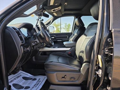2019 RAM 3500 Laramie Crew Cab 4x4 6'4' Box