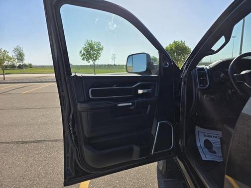 2019 RAM 3500 Laramie Crew Cab 4x4 6'4' Box