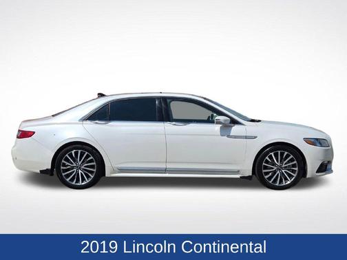 White Platinum Metallic Tri-Coat 2019 Lincoln Continental Select