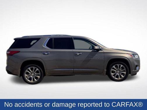 Pepperdust Metallic 2019 Chevrolet Traverse Premier