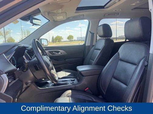 Pepperdust Metallic 2019 Chevrolet Traverse Premier