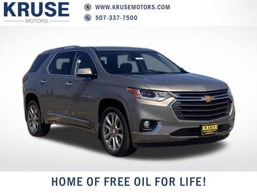 Pepperdust Metallic 2019 Chevrolet Traverse Premier
