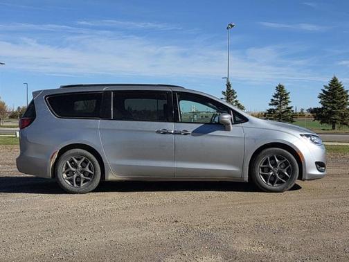 2019 Chrysler Pacifica Touring-L Plus