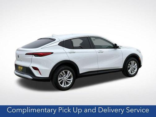 Summit White 2026 Buick Envista Preferred FWD