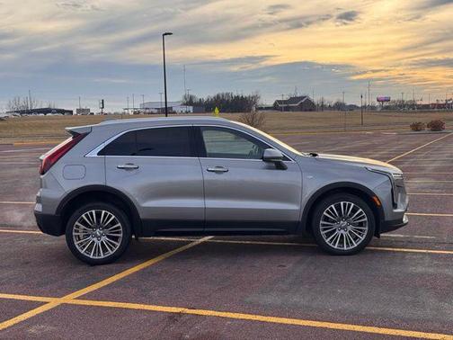 2024 Cadillac XT4 Premium Luxury