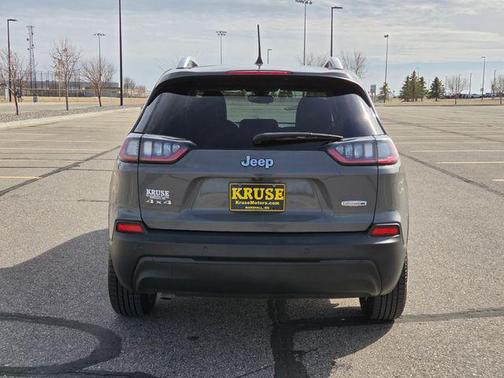 Sting-Gray Clearcoat 2019 Jeep Cherokee Latitude Plus