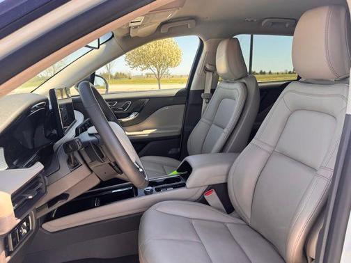 Pristine White Metallic Tri-Coat 2024 Lincoln Corsair Premiere