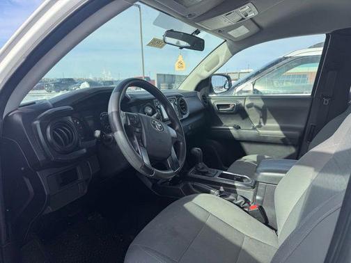 2016 Toyota Tacoma SR