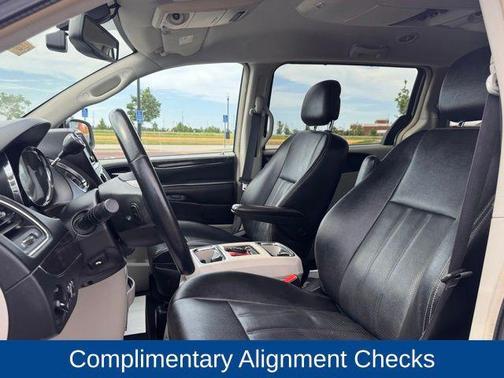 Billet Silver Metallic Clearcoat 2014 Chrysler Town & Country Touring-L