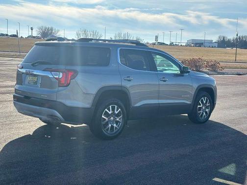 2023 GMC Acadia AWD SLT