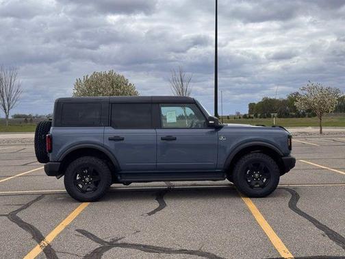 Azure Gray Metallic Tri-Coat 2025 Ford Bronco Outer Banks