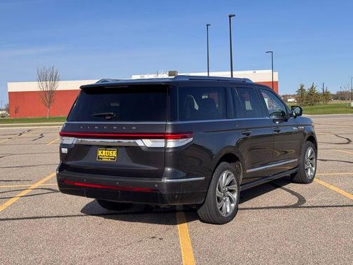 Starlight Gray Premium Colorant 2022 Lincoln Navigator Reserve