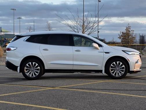 2024 Buick Enclave Essence AWD
