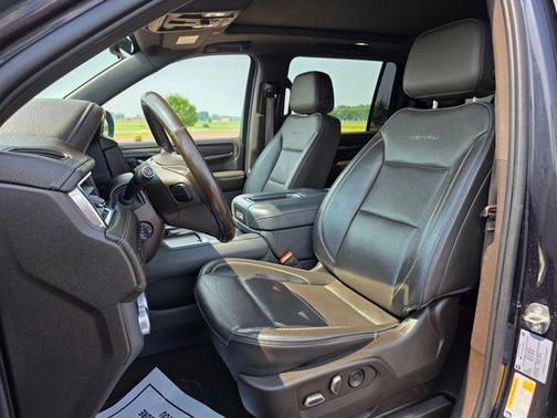 Midnight Blue Metallic 2022 GMC Yukon XL Denali