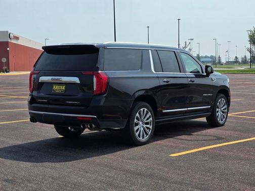 2022 GMC Yukon XL Denali