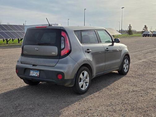 Titanium Gray 2017 Kia Soul Base