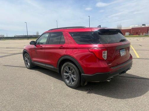Rapid Red Metallic Tinted Clearcoat 2023 Ford Explorer XLT
