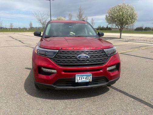 Rapid Red Metallic Tinted Clearcoat 2023 Ford Explorer XLT