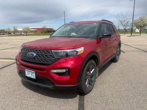 Rapid Red Metallic Tinted Clearcoat 2023 Ford Explorer XLT
