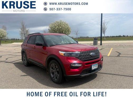 Rapid Red Metallic Tinted Clearcoat 2023 Ford Explorer XLT