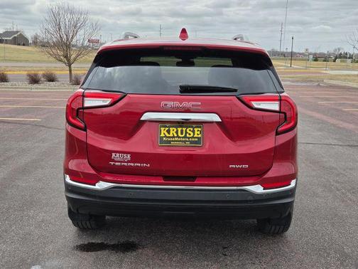 Volcanic Red Tintcoat 2024 GMC Terrain SLT