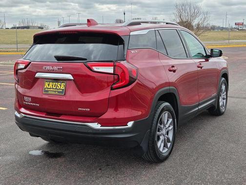 Volcanic Red Tintcoat 2024 GMC Terrain SLT